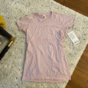 NWT Lululemon Swiftly Tech SS Crew Porcelain Pink